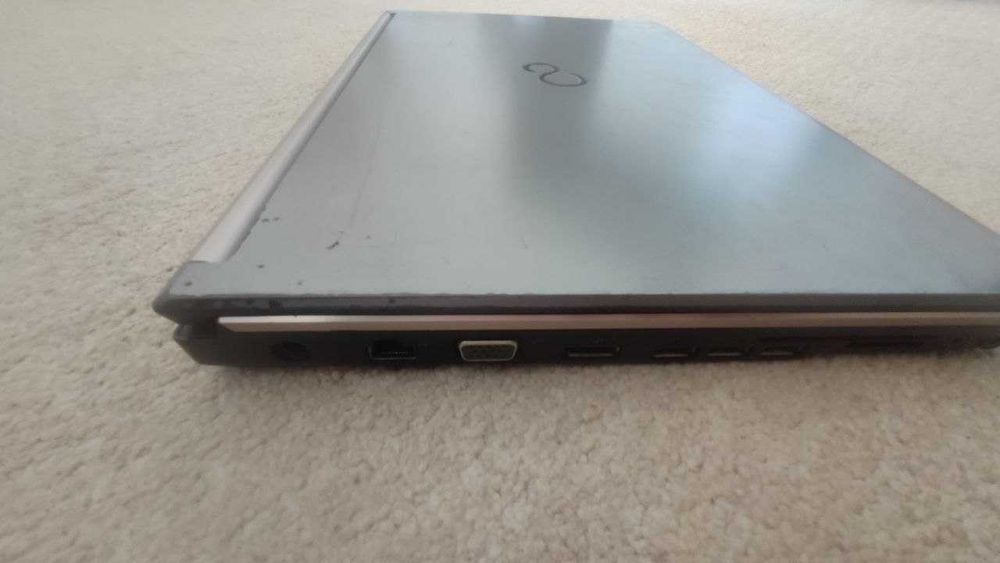 Fujitsu Celsius H730 2.4GHz/3.4GHz 16GB DDR3 240GB SSD64740602734977122