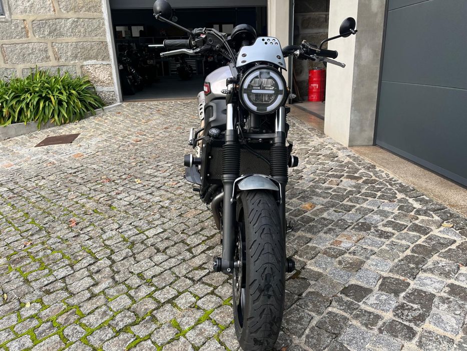 Yamaha Xsr 700 muito bem estimada