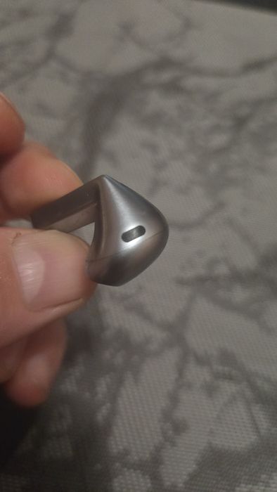 Продам навушники  Samsung Galaxy Buds 3