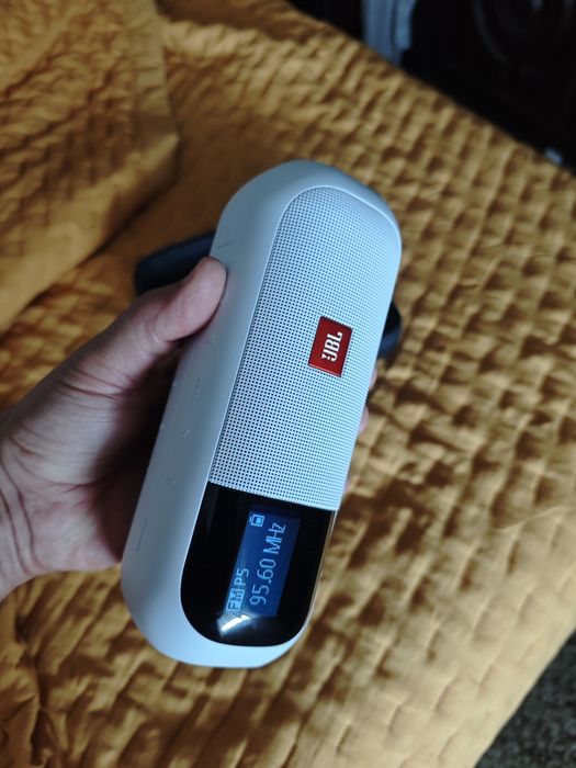 JBL Tuner 2 (Radio incluído) + Estojo