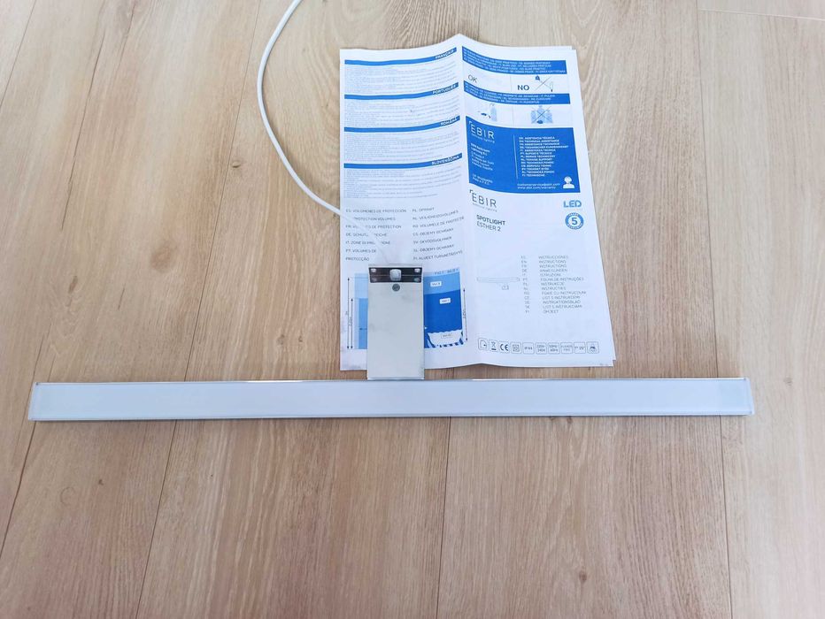 Lampa kinkiet nad szafkę lustro