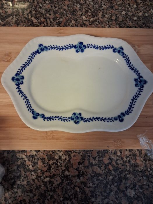 Galheteiro em porcelana de Viena do Castelo