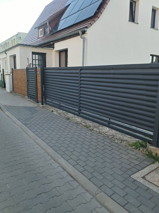 Brama przesuwna żaluzjowa