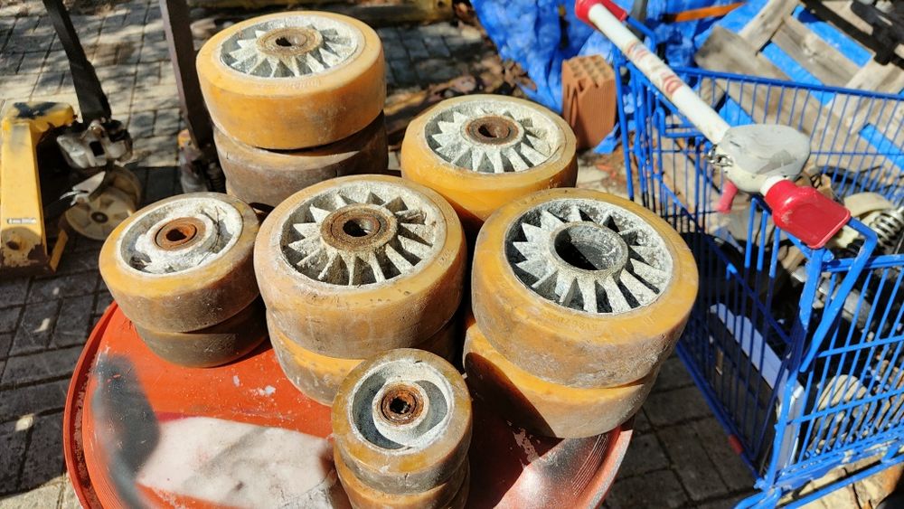 Várias rodas borracha