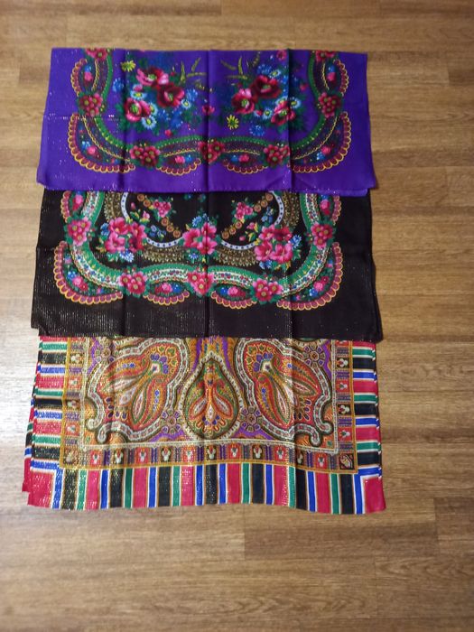 Платки : шерсть, шелк, шифон.