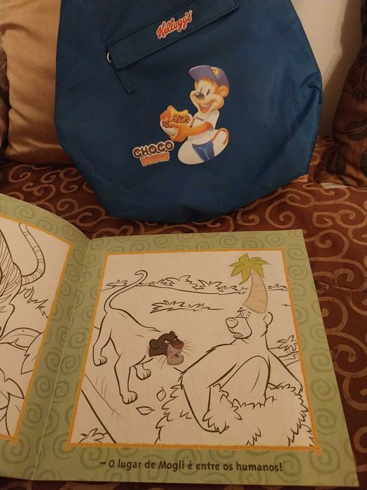 Conjunto Mochila tiracolo azul + Livro da Selva para pintar, Disney