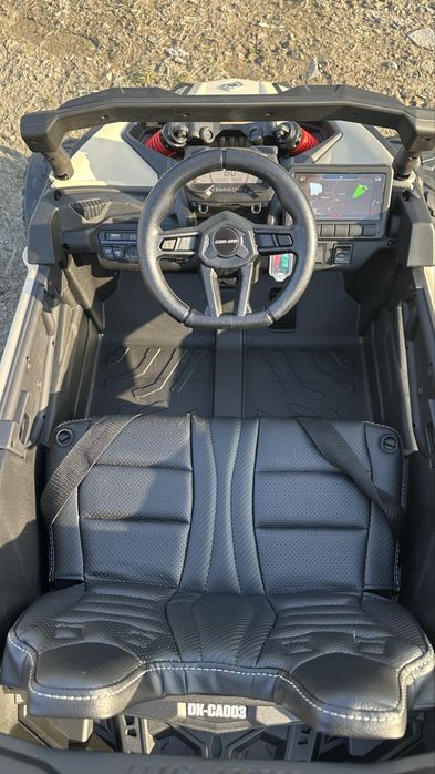 Дитячий  баггі Can-Am Maverick 4x4 24V 800W На акумуляторі