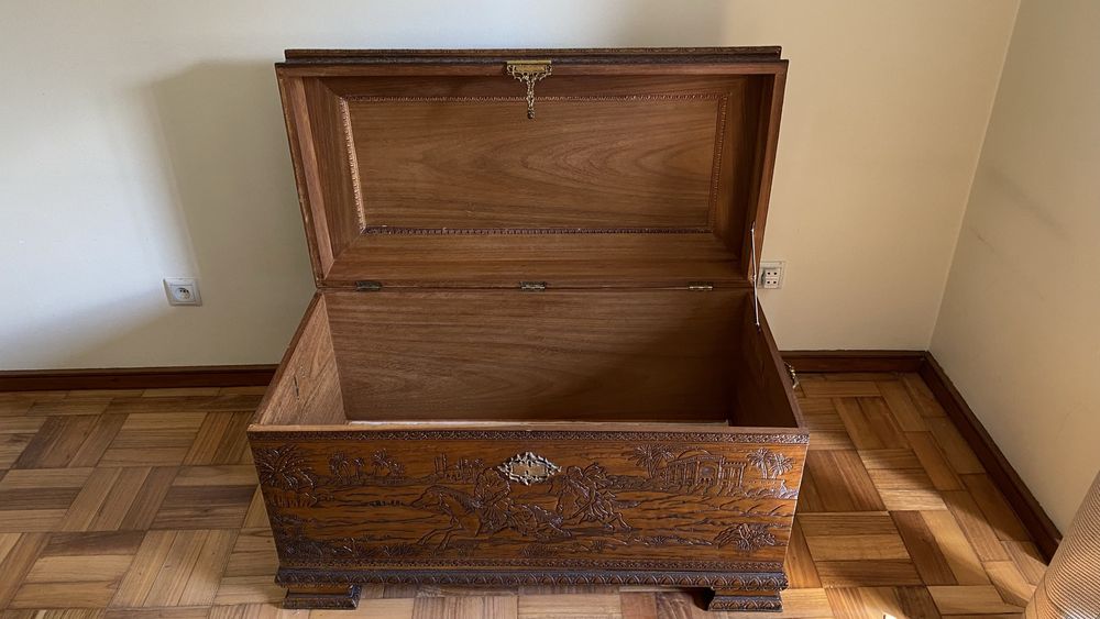 Baú de madeira como novo