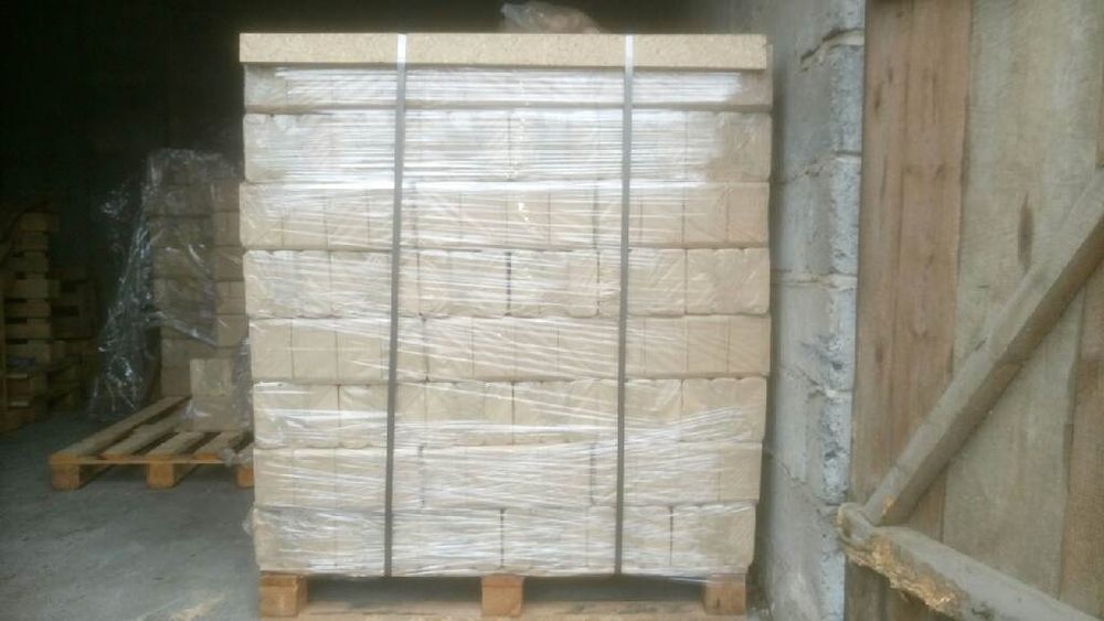 Brykiet drzewny z trocin kominkowy opał Łódź