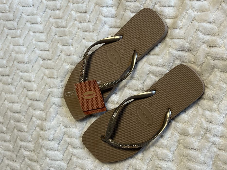 Havaianas z kwadratowym noskiem jasny brąz klapki japonki basenowe wakacje