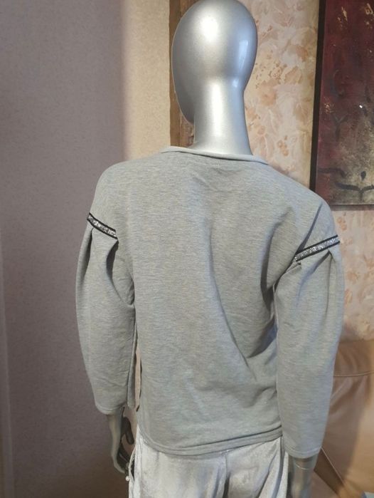 Кофта жіноча , розмір 44.