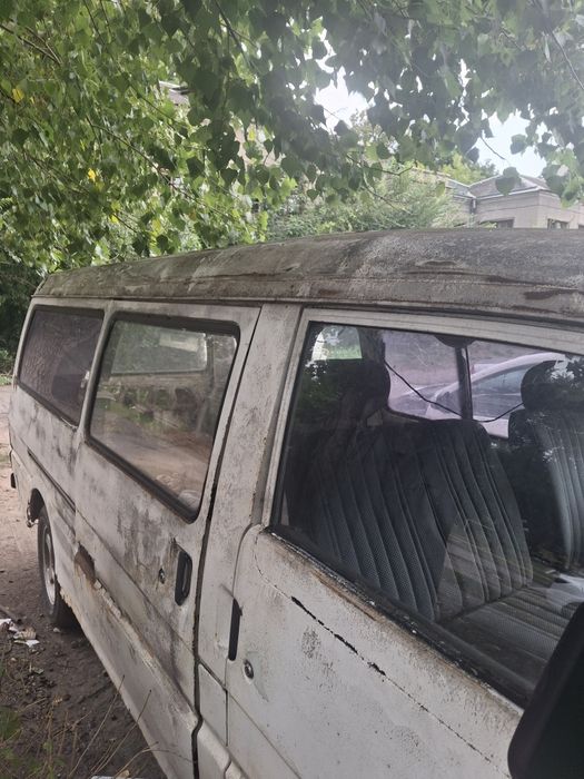мазда е2200, е2000. кузов,ходовая,двигатель,четверть стёкла,электрика.