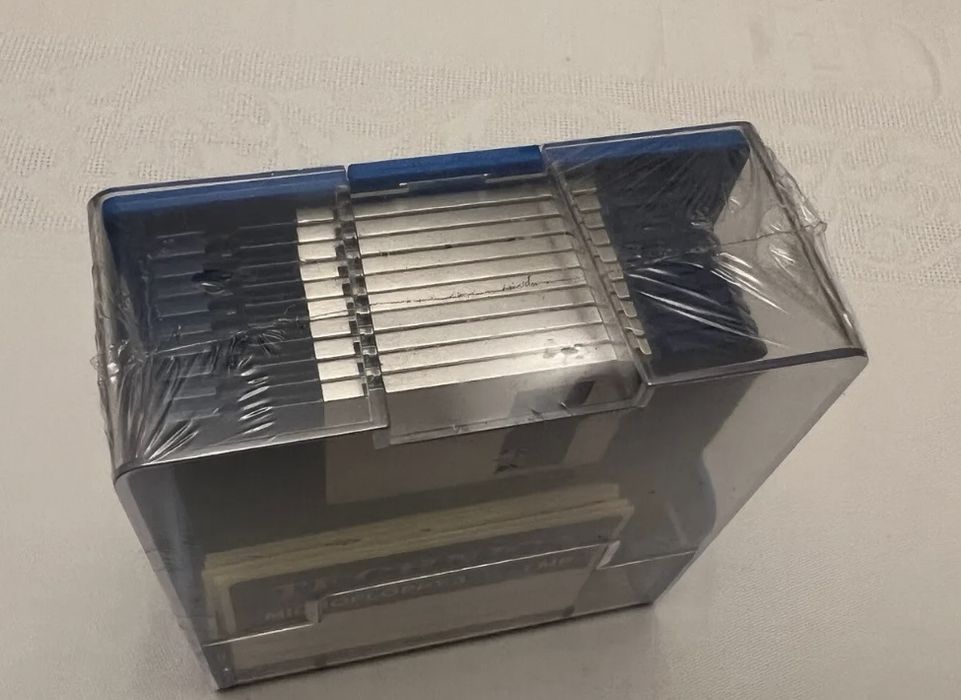 Caixa selada com 10 diskettes 3.5” 1Mbyte