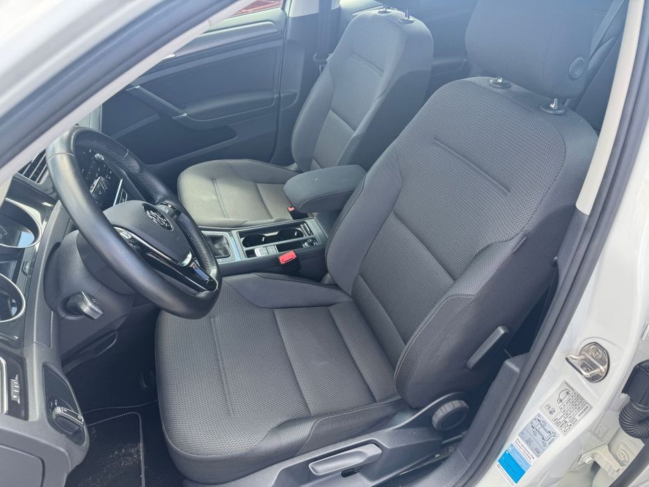 Volkswagen Golf 7 Lift 2017r. Benzyna 1,0  Super stan