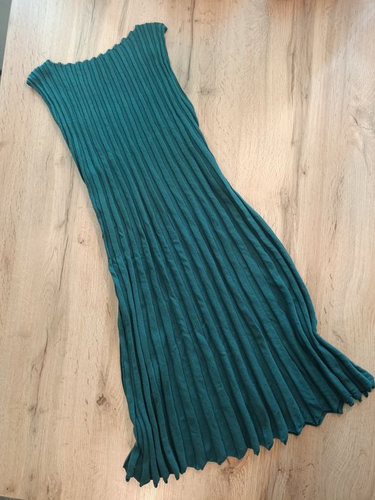 Elegancka sukienka z dzianiny zielona