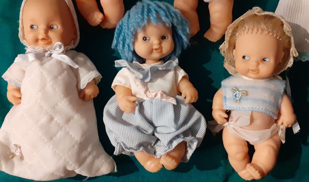 Bonecas e enxoval barriguitas, Famosa