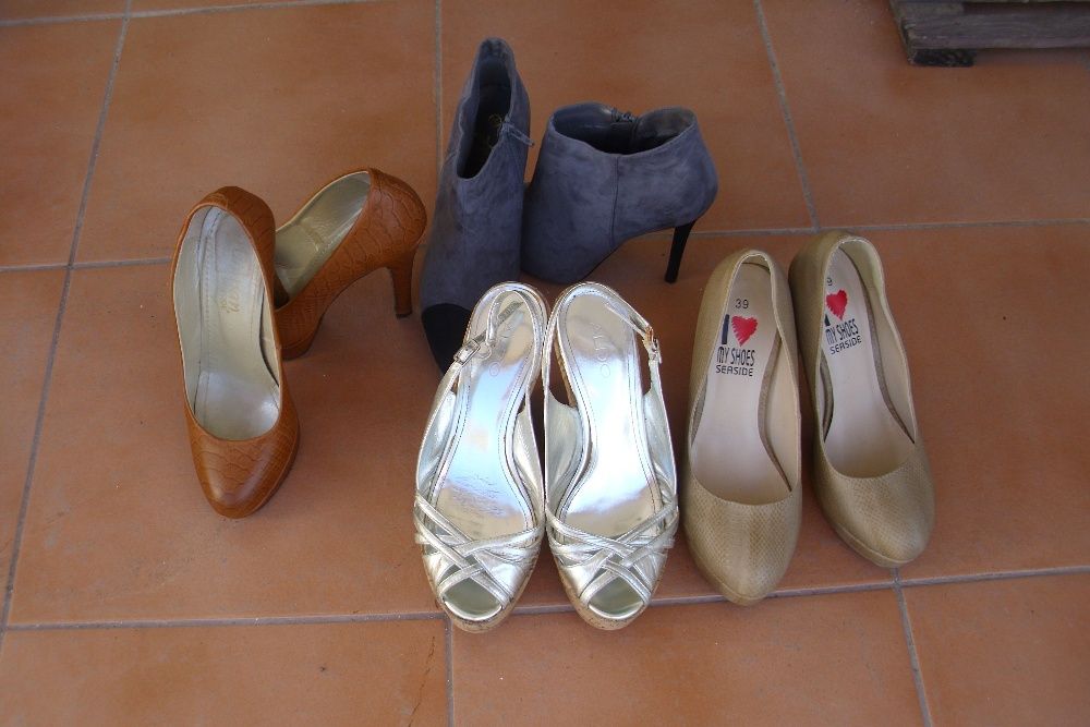 Vários sapatos de Verão