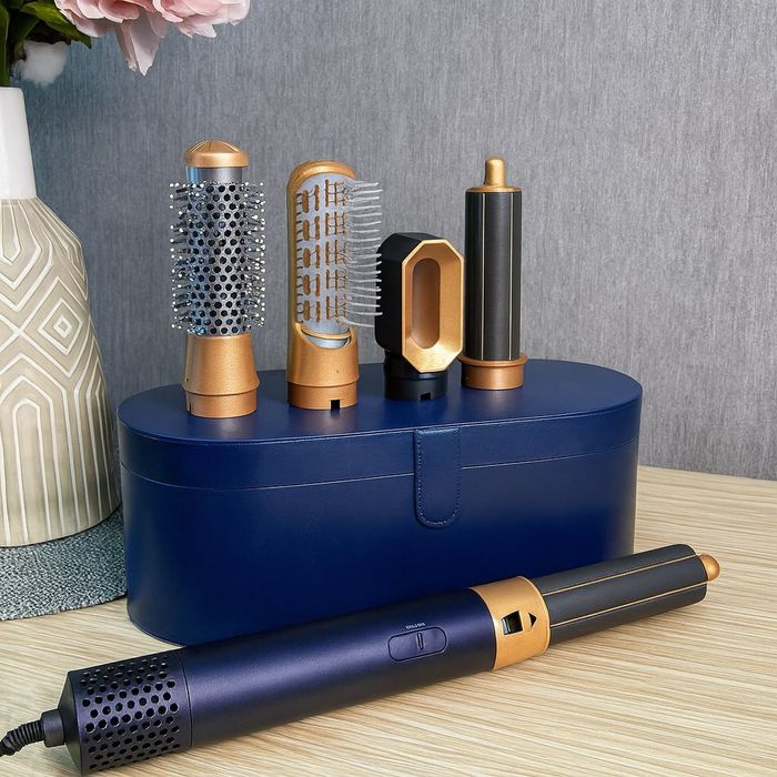 Бюджетний Dyson мультистайлер з 5 насадками
Ідеальна укладка що