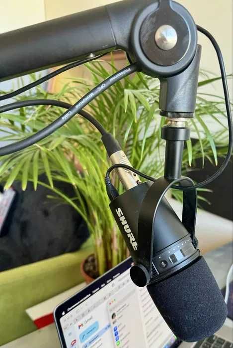Shure MV7K podcast KIT- Mikrofon dynamiczny do podcastów + Statyw
