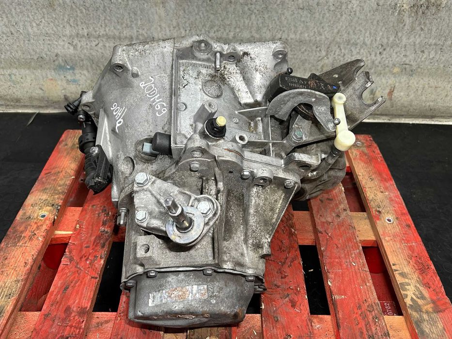 Caixa Velocidades Citroen C4/Peugeot 207/307/308 1.6HDI (Ref:20DM69)