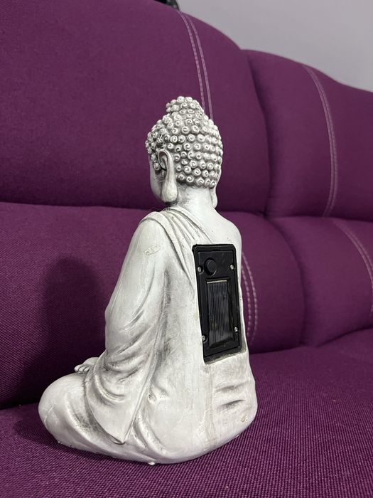 Budda solarny LED – świecąca kula, ładuje się sam