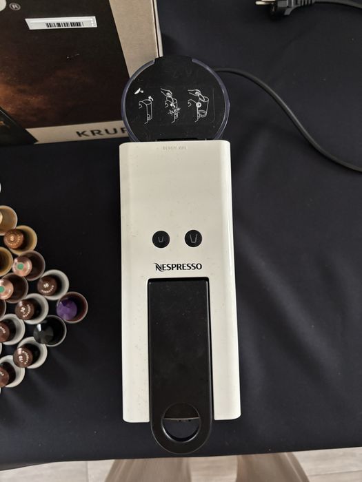 Ekspres do kawy Nespresso Essenza Mini + kapsułki