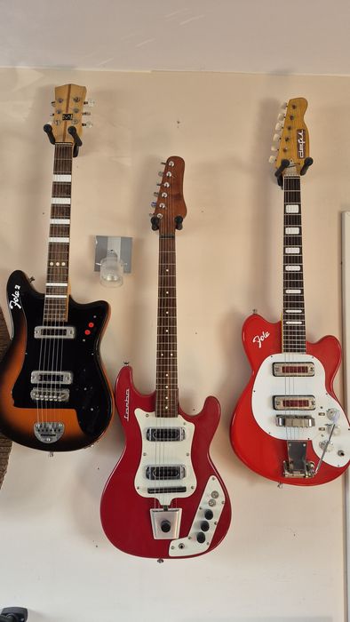 kolekcja 21 gitar i 5 basow Defil