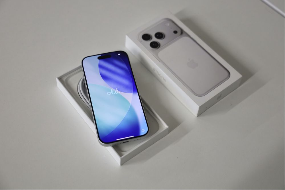 Iphone 17 pro 256gb silver + extras