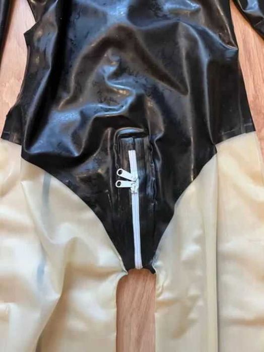 792/ Teatr Halloween Catsuit XL kombinezon lateks czarno transparentny
