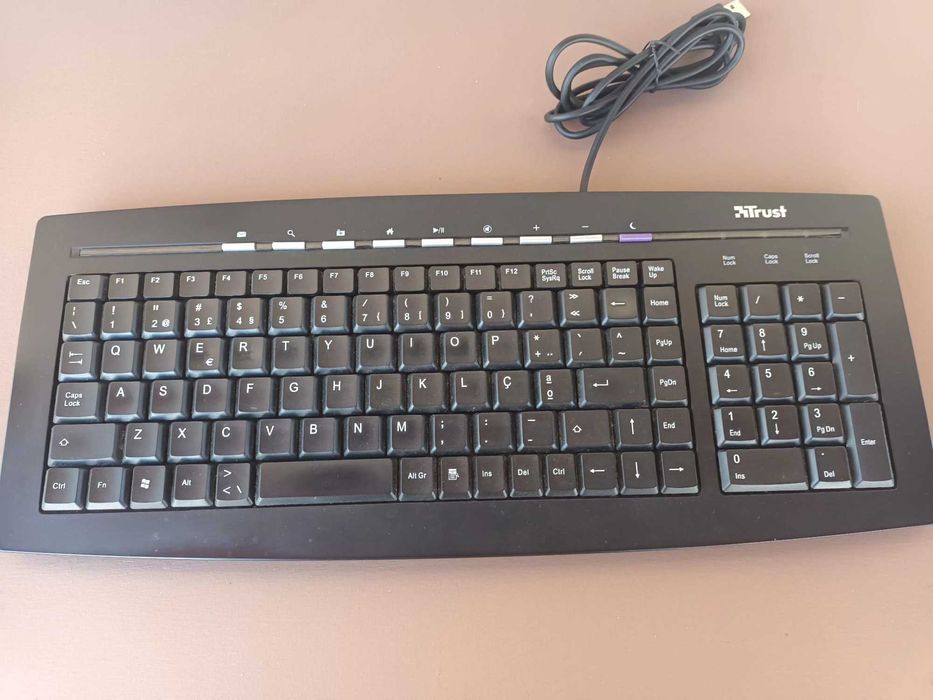 Monitor+Teclado+Colunas