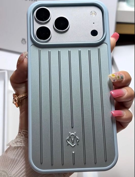 Чохол Rimowa на iPhone 17 pro max та 17 pro silver металевий