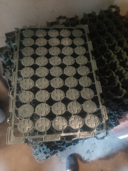 Kratki  na trawę 31szt  na  samochód  osobowy prezent  gratis
