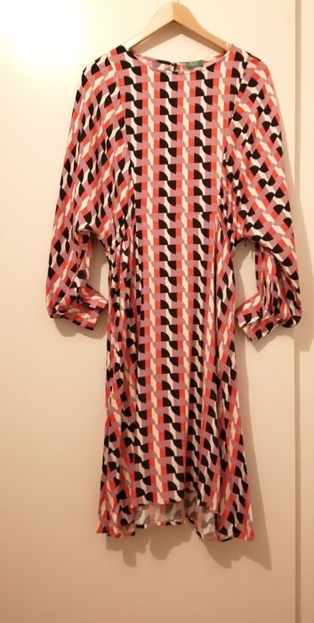 Vestido midi Benetton novo. Benetton