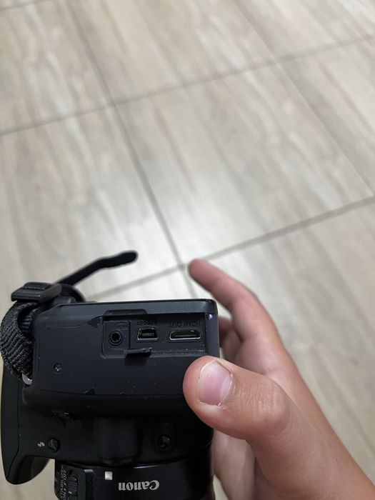 Продам фотоапарат Canon состояние как новое
