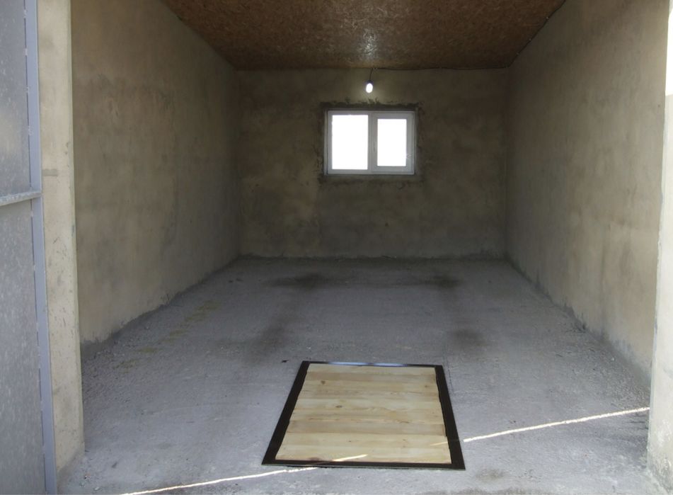 Продам капітальний гараж з підвалом центр міста