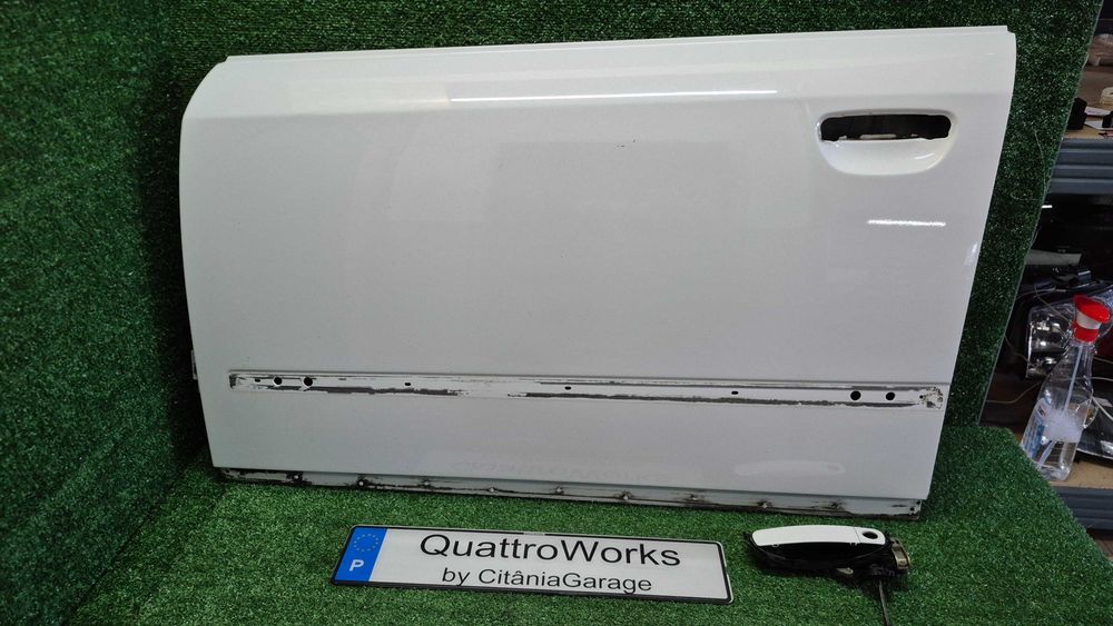 Porta Frente Esquerda Audi A4 B6 8E 2000 a 2004 Branca Original NUA em excelente estado C/ Dobradicas