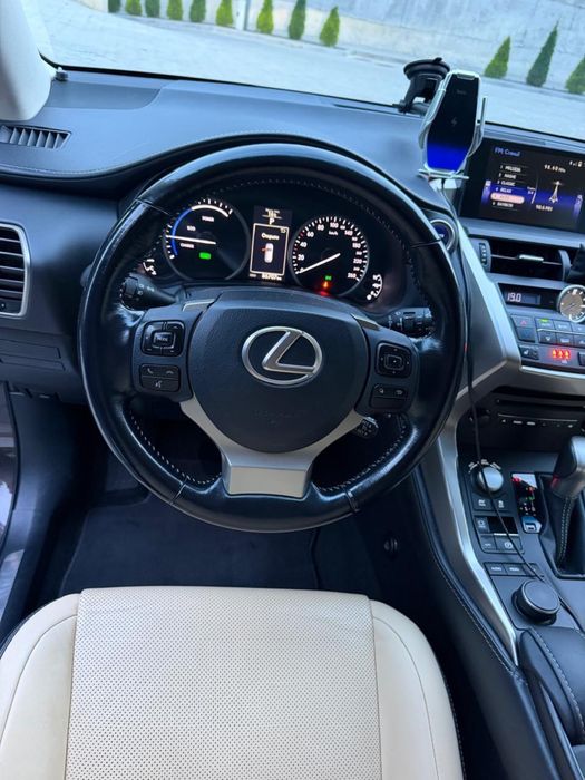 Lexus NX 300h 2015 р. гібрид 2.5, AWD