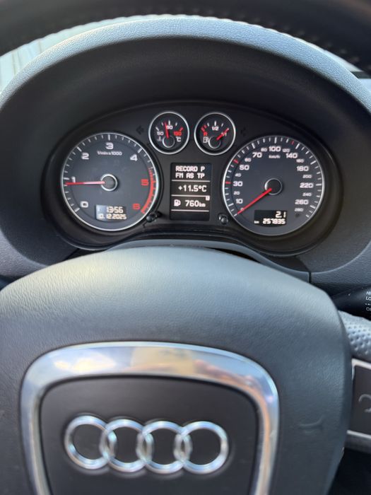 Vendo Audi A3 Sportback 2.0 TDI - MUITO BEM ESTIMADO