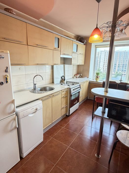 Продаж 3-кімн.кв. біля ТЦ Гостинець