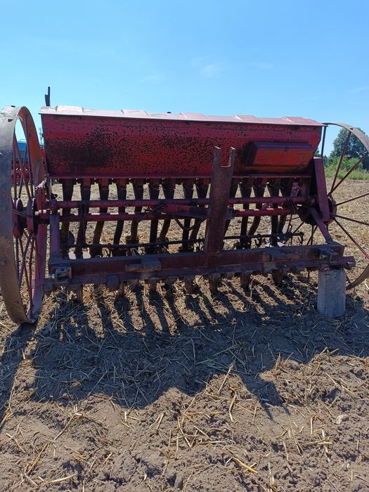Siewnik Isaria 6000