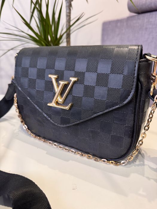 Маленька сумочка LV
