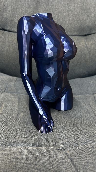 Busto de senhora multicor