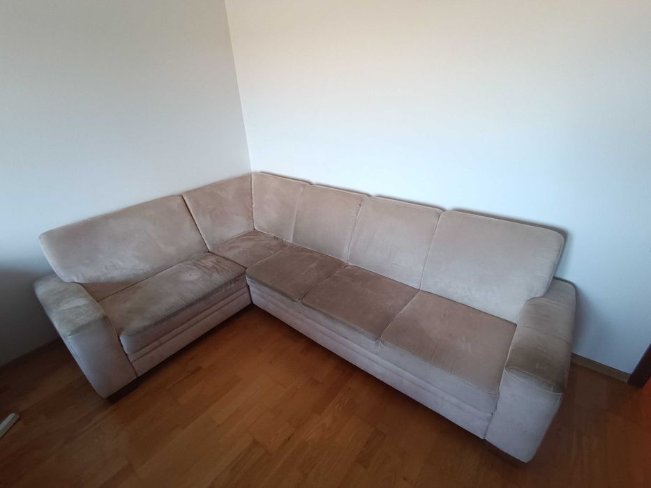 Używana narożna sofa