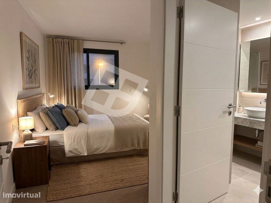 Apartamento T2 com terraço - Centro de Esgueira