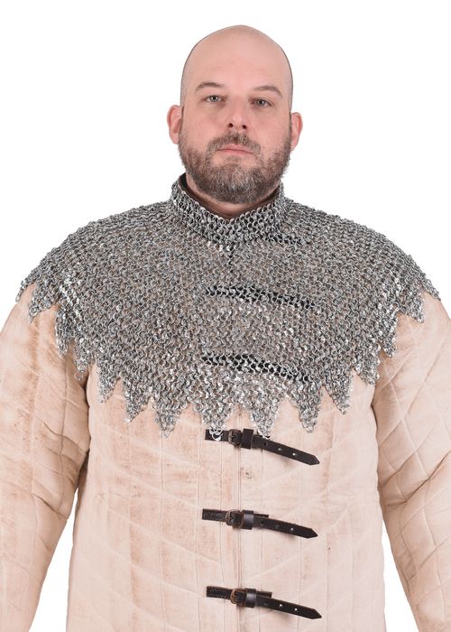 Płaszcz Biskupi Ze Skórzanymi Paskami I Klamrami - Bm