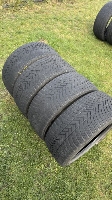 Шини Bridgestone Blizzak R20 255/40
