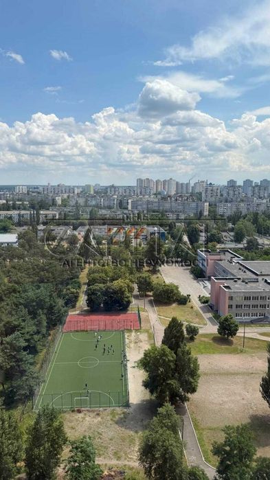 Оренда 4- кімнатної квартири парк Перемога.