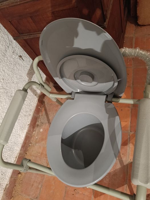 Cadeira sanitária saúde