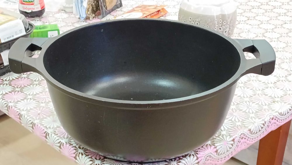 Продається каструля на 7 літрів