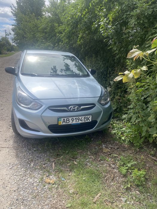 Hyundai ACCENT 2011р